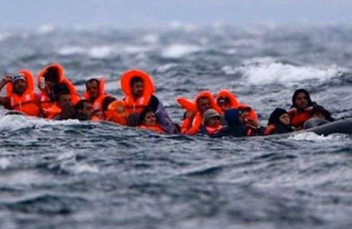 أسوشيتدبرس: فرنسا تعلن وجود سيدات حوامل بين 27 قتيلا بحادث غرق «المانش»